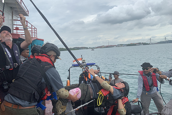 Kiem ngu Viet Nam Tham gia khoa huan huyen ky thuat nang cao nang luc thuc thi tren bien tai Indonesia